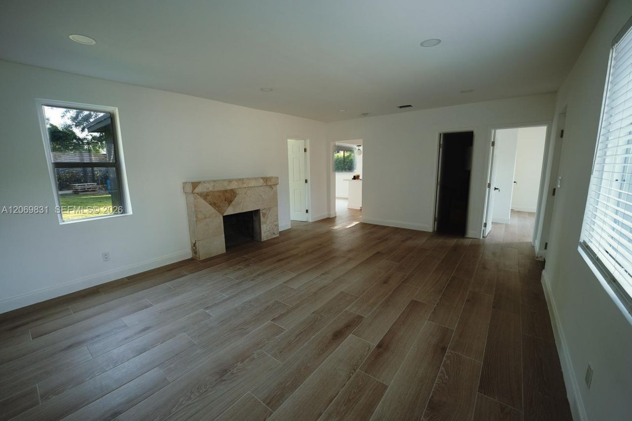 801 NE 144th St , North Miami, FL 33161 Photo