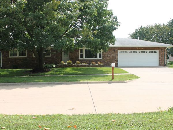 914 Cherry Drive , Geneseo, IL 61254