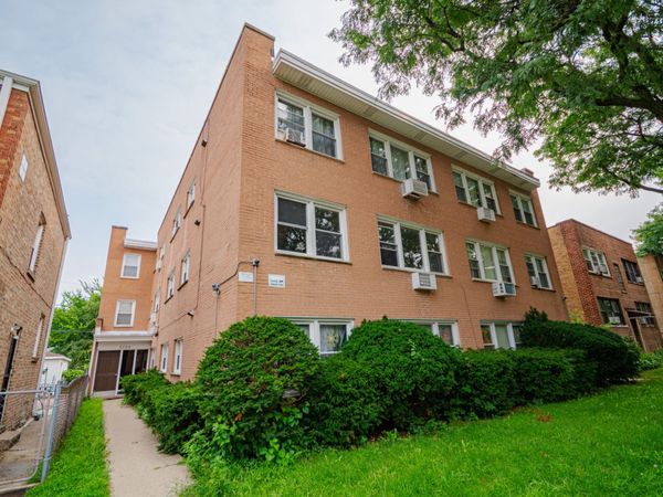 2724 W Berwyn Avenue , Unit 2B, Chicago, IL 60625