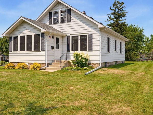 725 5th Avenue SW, Hutchinson, MN 55350