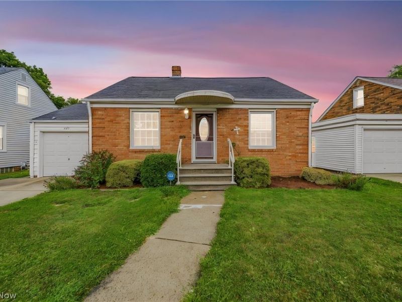 229 E 326th Street, Willowick, OH 44095 Photo 2