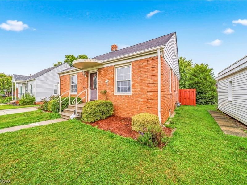 229 E 326th Street, Willowick, OH 44095 Photo 4