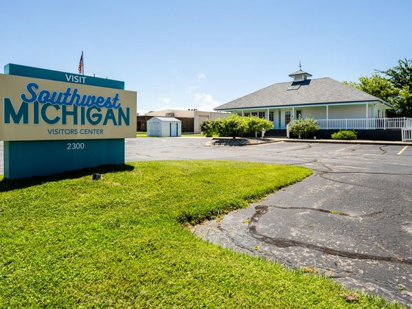 2300 Pipestone Road, Benton Harbor, MI 49022