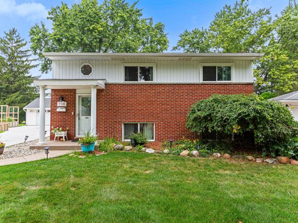 718 Panorama, Milford, MI 48381