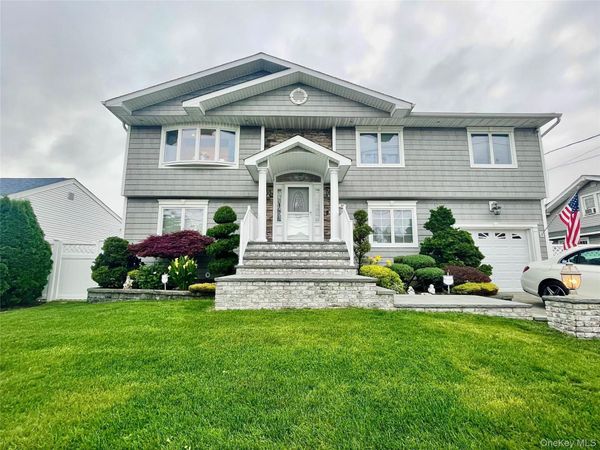 38 Second Avenue , Massapequa Park, NY 11762