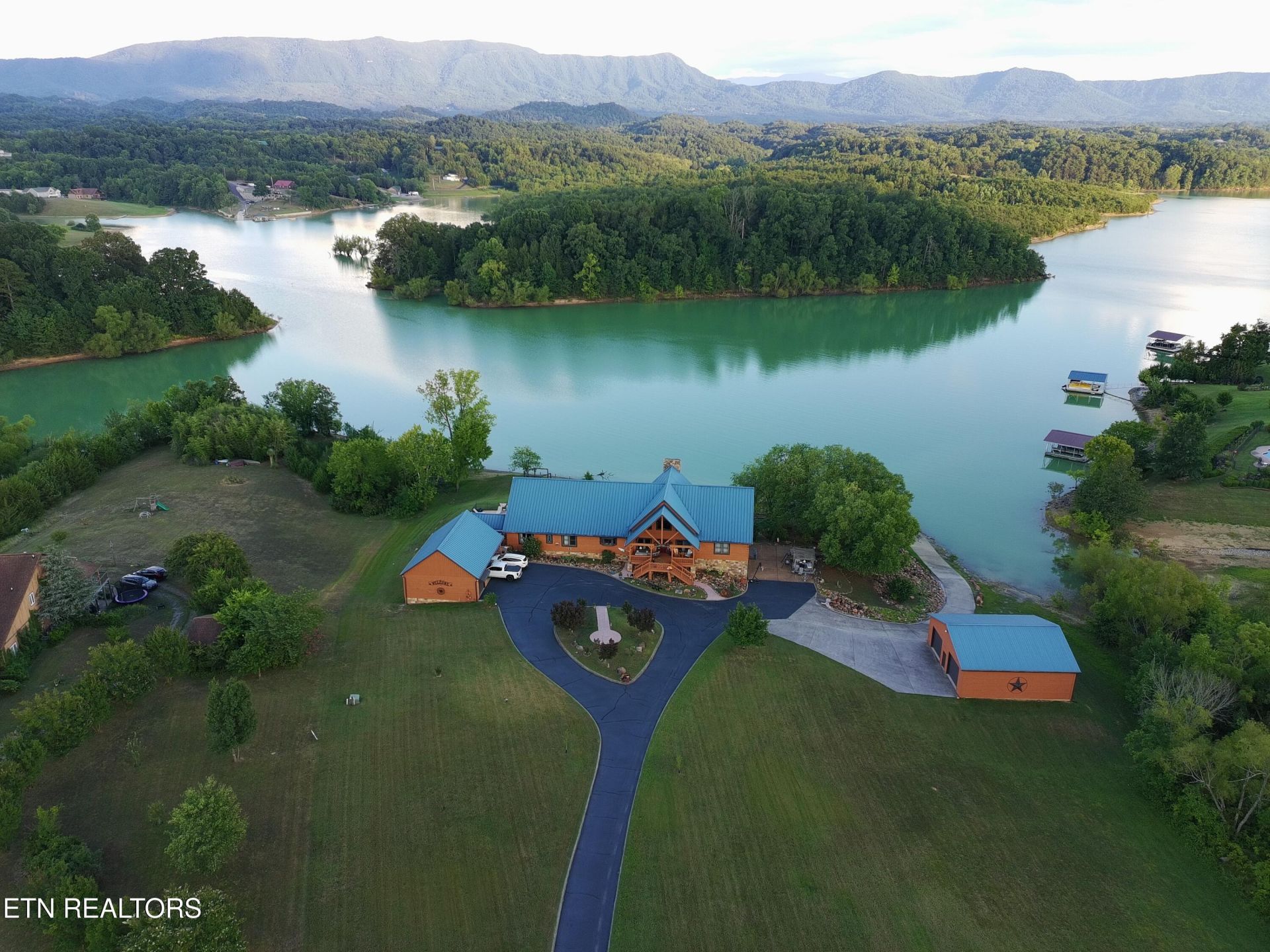 1929 Indian Creek Rd, Dandridge, TN 37725 Main Photo