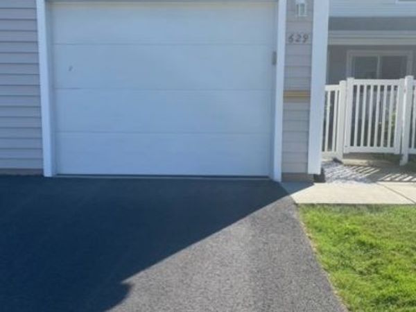 629 BREAKERS Point , Schaumburg, IL 60194