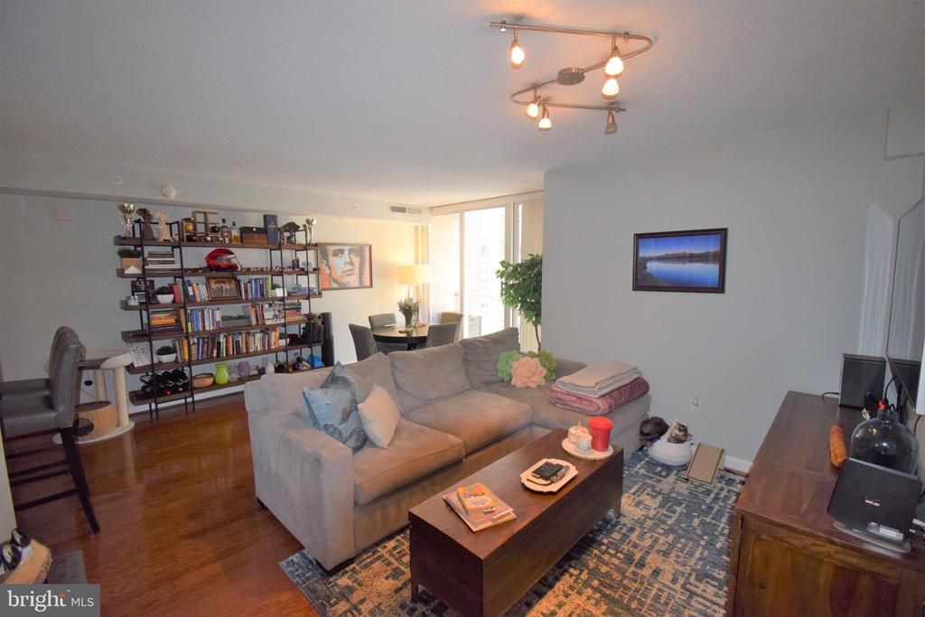 880 N Pollard Street, Unit 824, Arlington, VA 22203 Main Photo
