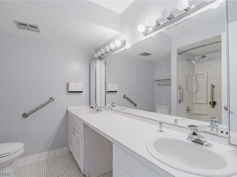 12900 Lake Avenue, Unit 1924, Lakewood, OH 44107 Photo 24