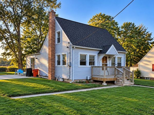 110 Berry, Jackson, MI 49203