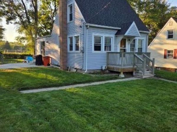 110 Berry, Jackson, MI 49203