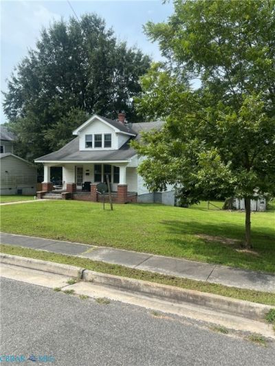 200 College Avenue, Blackstone, VA 23824 Main Photo