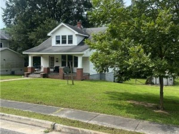 200 College Avenue, Blackstone, VA 23824