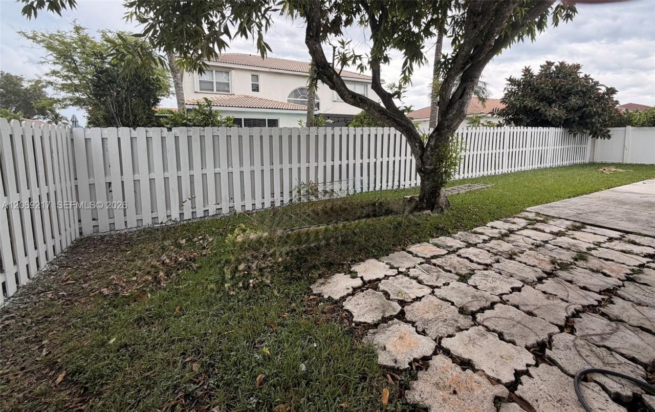 19089 NW 23rd Ct , Pembroke Pines, FL 33029 Photo