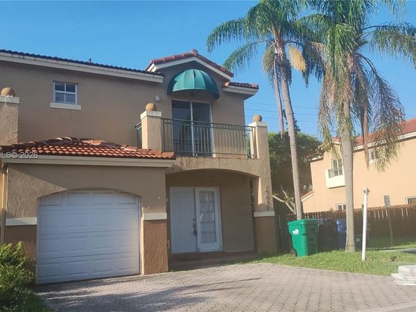 15852 SW 71st Ter , Miami, FL 33193