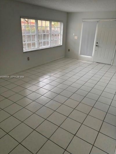 15852 SW 71st Ter, Miami, FL 33193 Photo