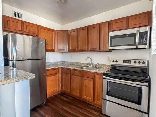 540 NW 7th St , Unit 49, Miami, FL 33136
