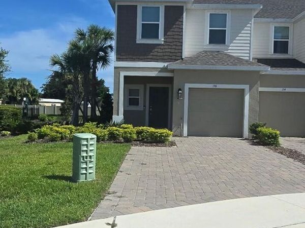 136 River Front Way , Edgewater, FL 32141
