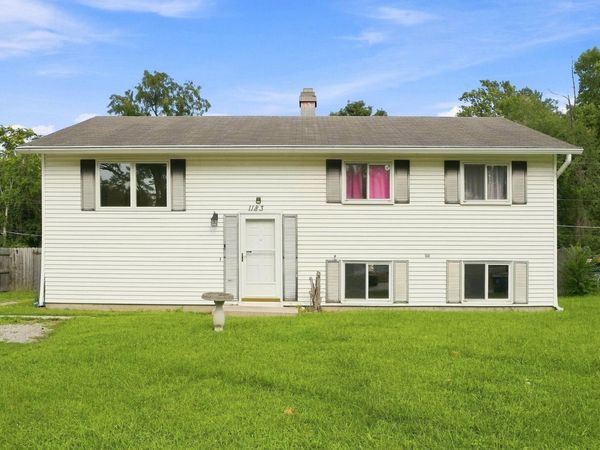 1183 Woodmere Drive, New Haven, IN 46774