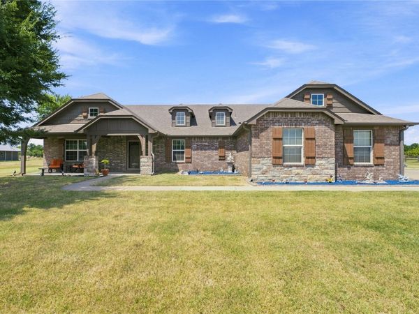 1759 Caddo Street , Oologah, OK 74053