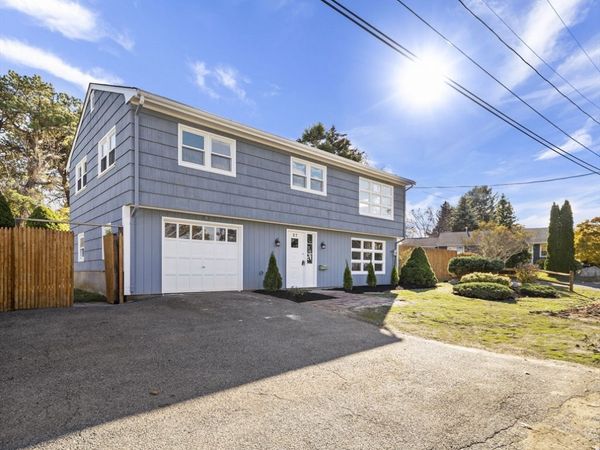 27 Hodgkins Rd, Rockport, MA 01966