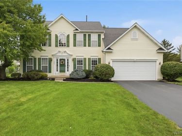 6887 Amanda Lane, Lockport, NY 14094