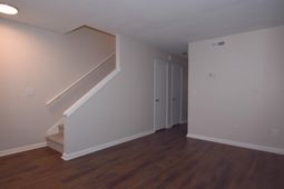 7666 Hunters Ridge Lane photo 4