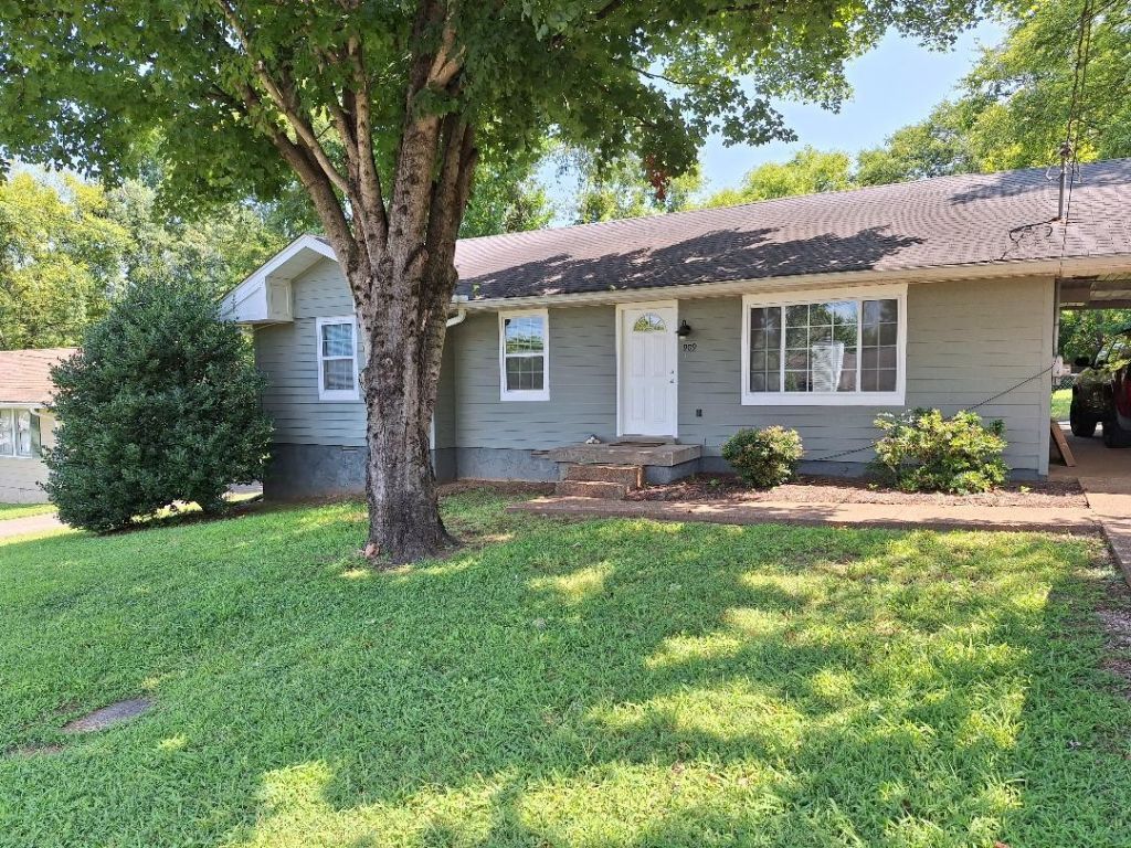 909 Oak Vale, Hermitage, TN 37076 Main Photo