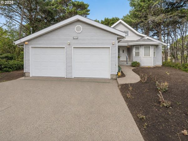 6765 GLEN AVE, Gleneden Beach, OR 97388