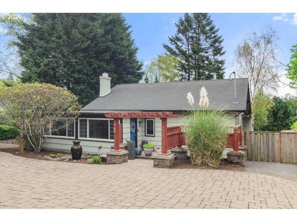 6610 SW Canyon LN, Portland, OR 97225