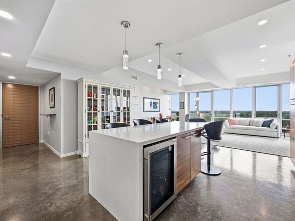 404 E College St, Unit 1404, Iowa City, IA 52240