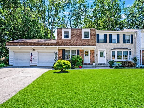 5 Stockton Commons , Yaphank, NY 11980