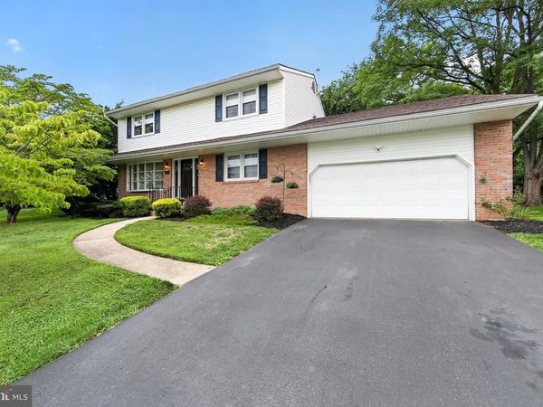 15 CRAIG DRIVE , READING, PA 19606