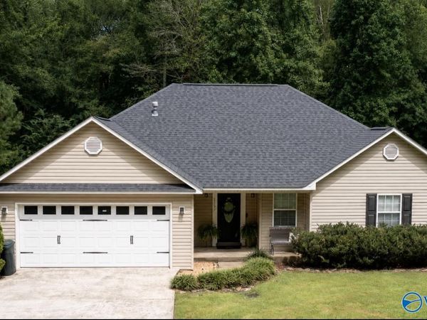 2209 Pond Circle, Guntersville, AL 35976