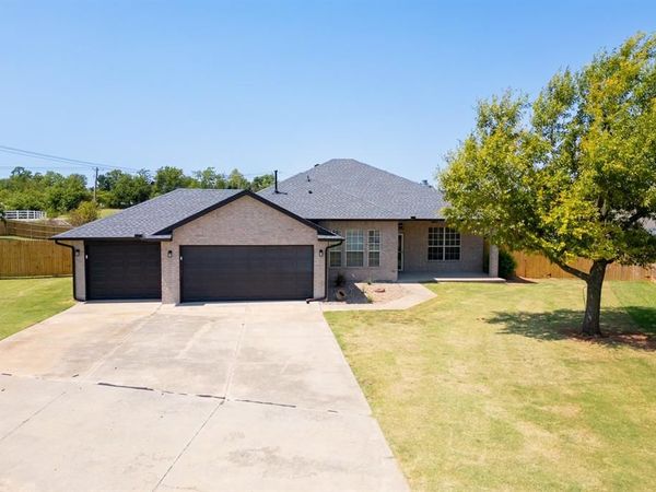 8901 Woodbend Drive, Oklahoma City, OK 73135