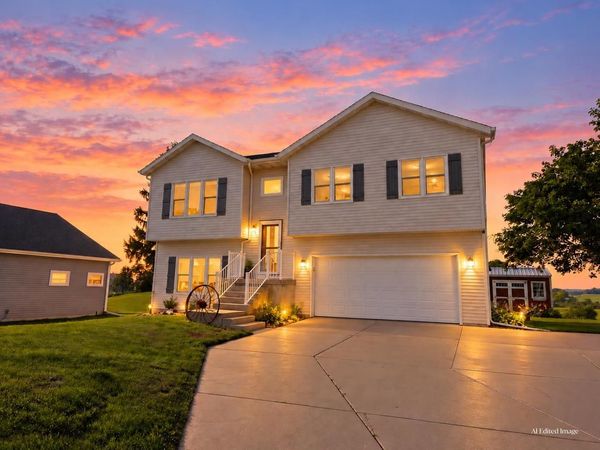 6738 Henry Road, Belleville, WI 53508
