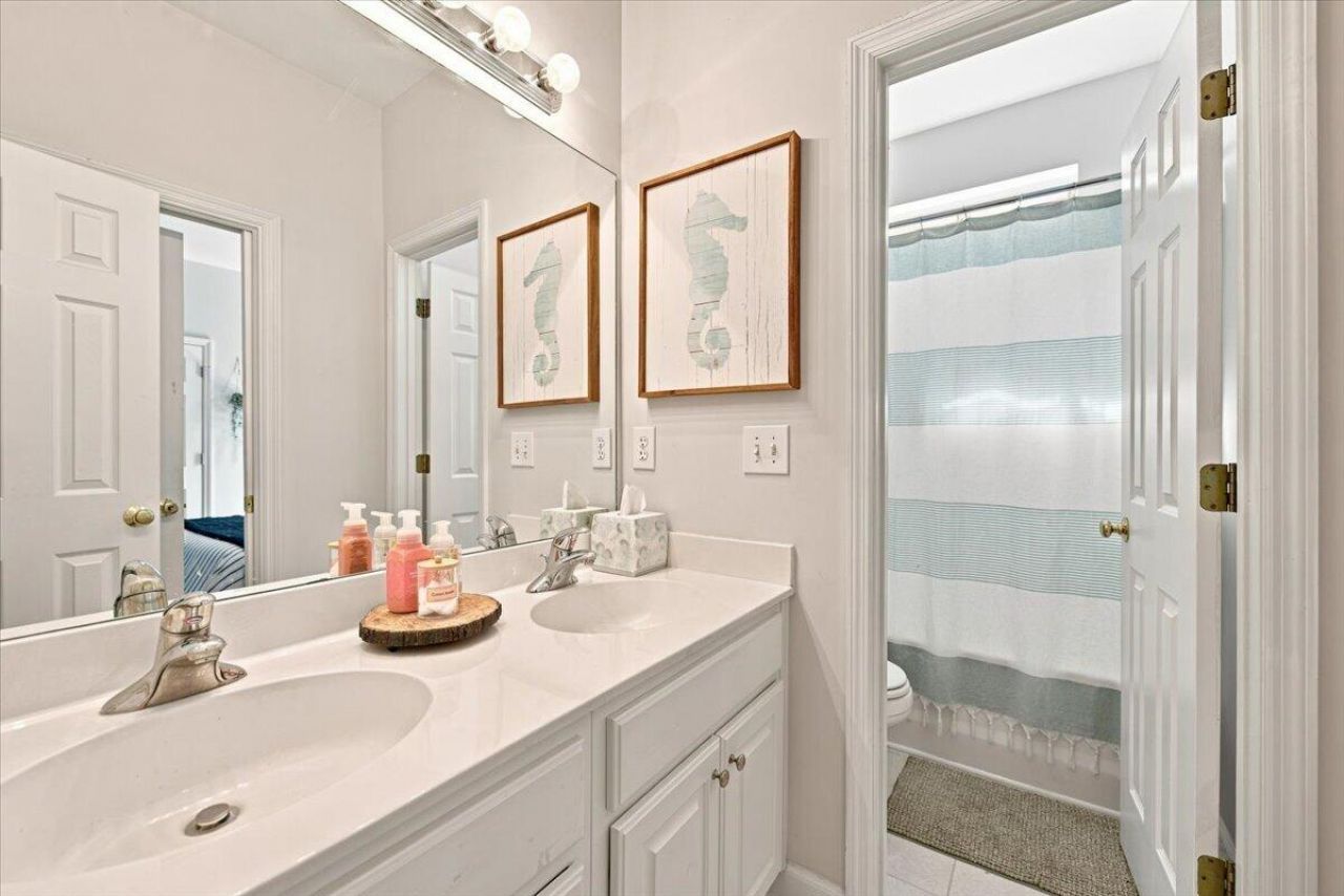 1520 Devol Street Photo 40