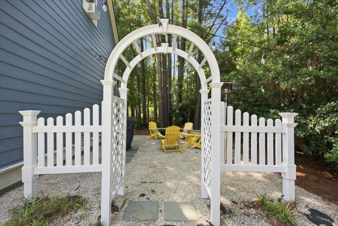 1520 Devol Street Photo 47