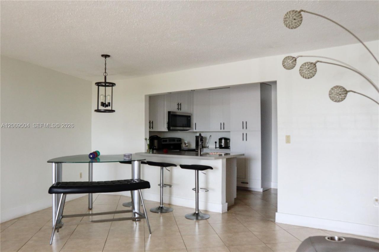 13951 Kendale Lakes Cir , Unit 310A, Miami, FL 33183 Photo