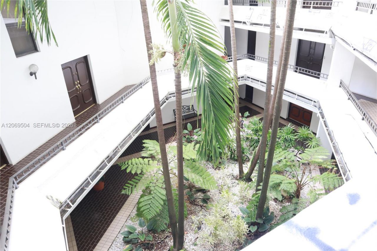 13951 Kendale Lakes Cir , Unit 310A, Miami, FL 33183 Photo