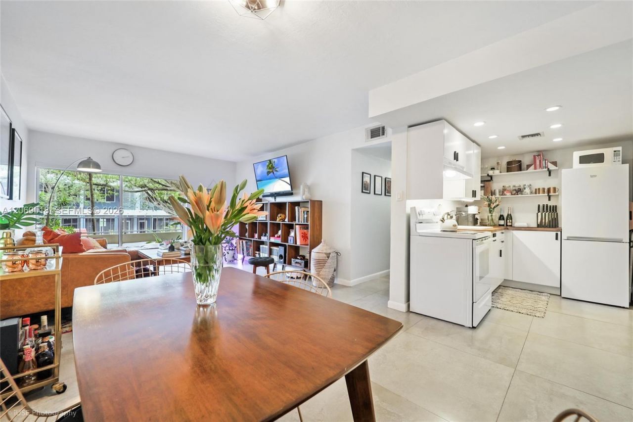 3304 Virginia St , Unit 2B, Miami, FL 33133 Photo