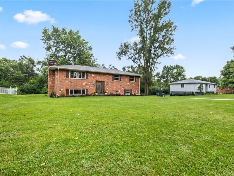 1310 Old Country Lane, Dayton, OH 45414 Photo 2