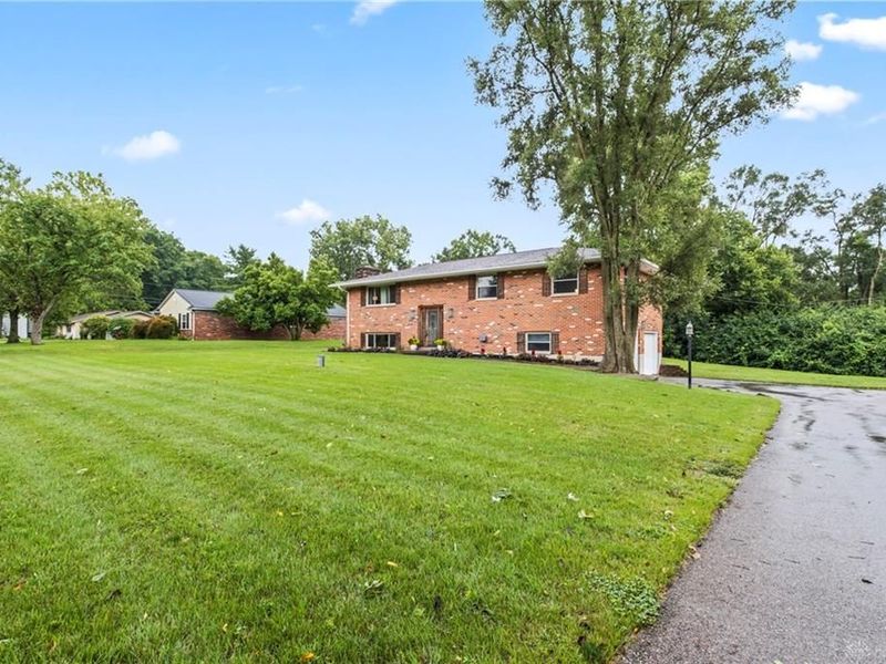 1310 Old Country Lane, Dayton, OH 45414 Photo 3