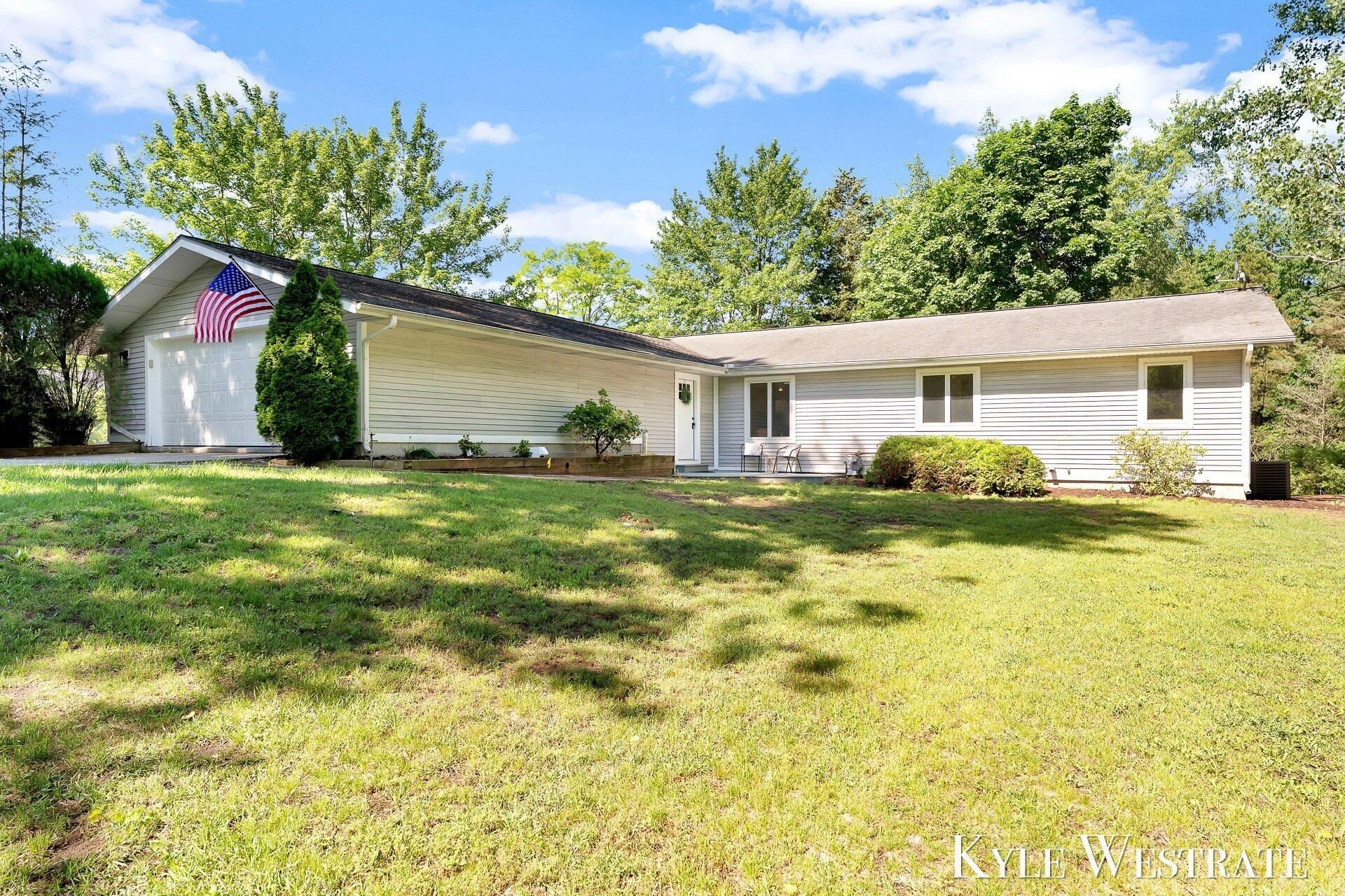 18883 168th Avenue, Spring Lake, MI 49456 Main Photo