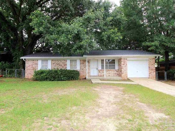 2810 Donley St, Pensacola, FL 32526