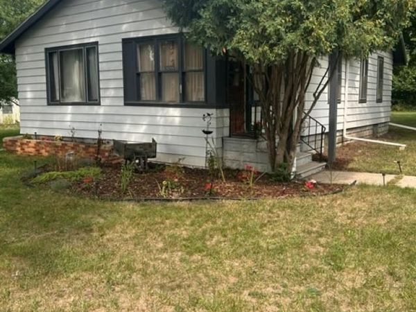 321 State Street S, Alma, MI 48801