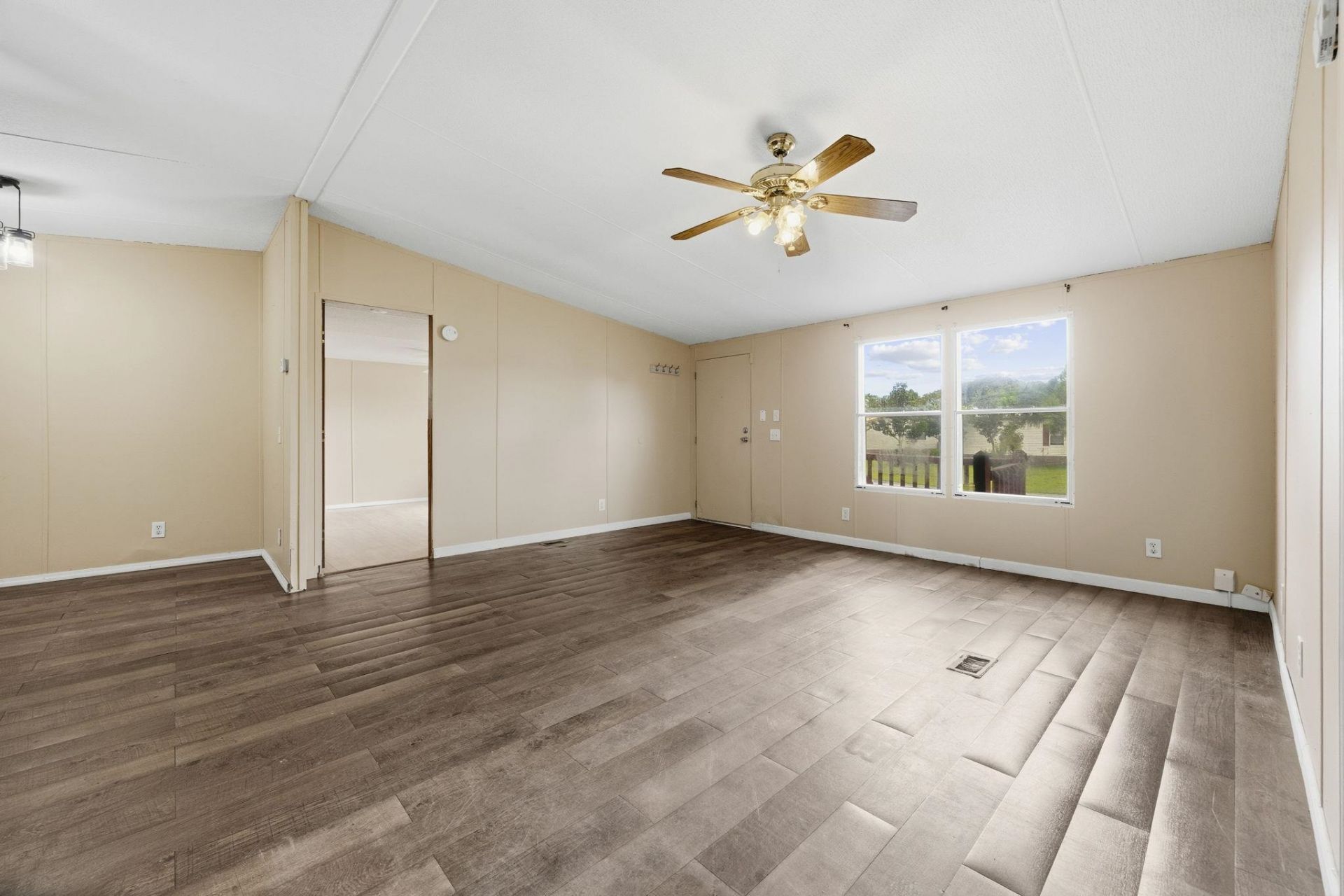 2519 N Wild Rose Dr. Photo 4
