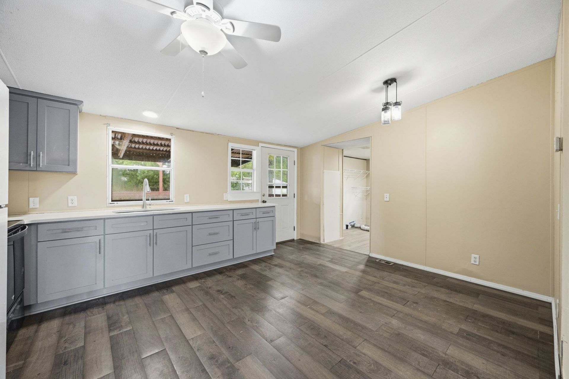2519 N Wild Rose Dr. Photo 6