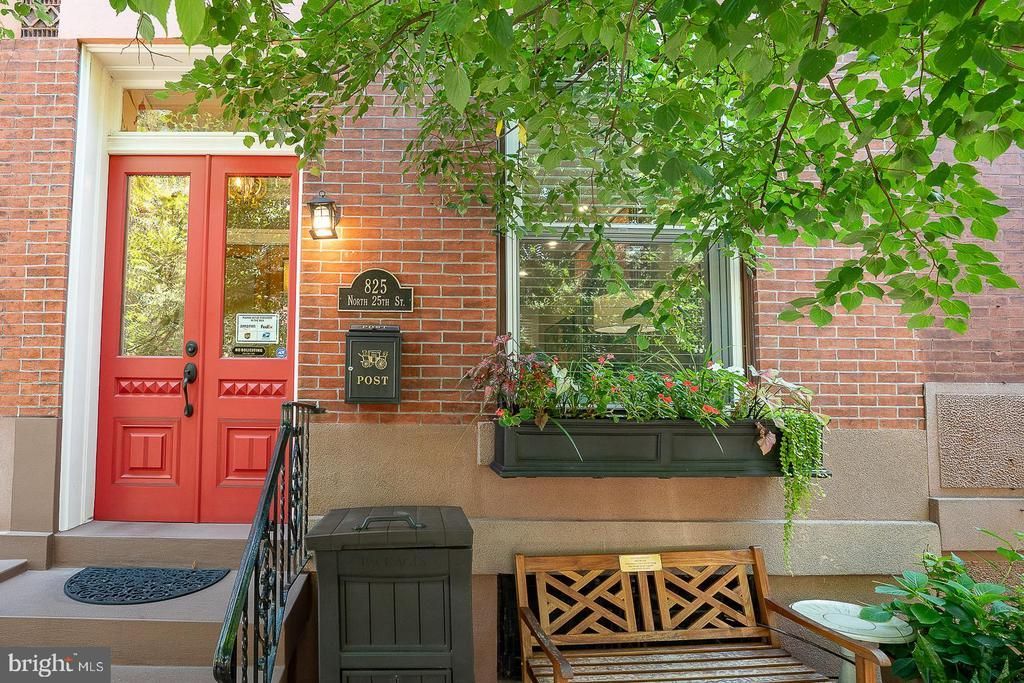 825 N 25th Street, Philadelphia, PA 19130 Main Photo