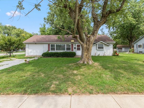 633 Gooseberry Lane , Greenwood, IN 46143